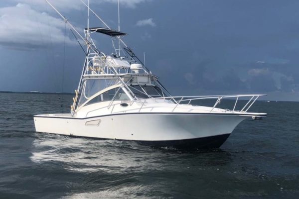 34' 2004 Albemarle 32 Express